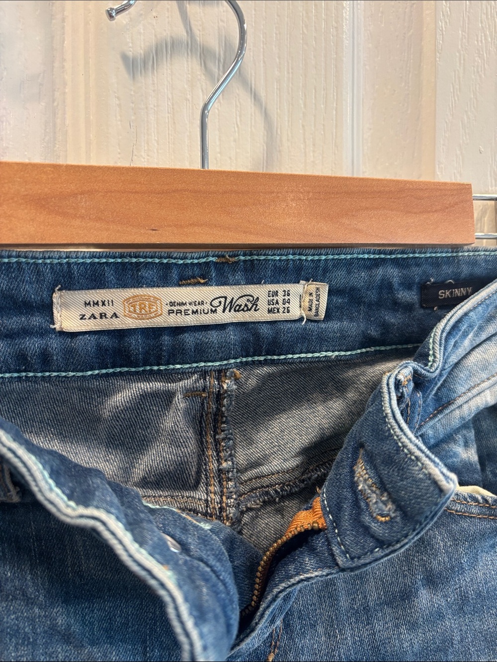 Zara- Dark Blue Skinny Jeans “Size 4”